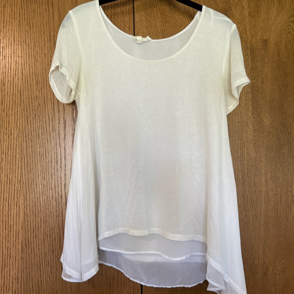 Flowy white short sleeve shirt